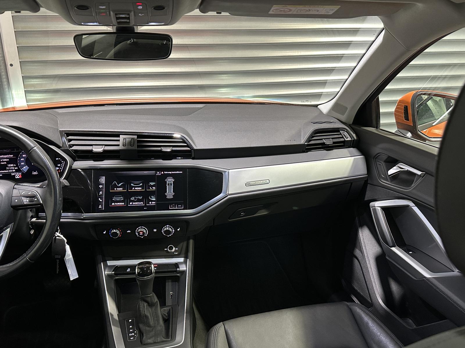 Audi Q3 40 TDI / S TRONIC / QUATTRO / PANO / LED /