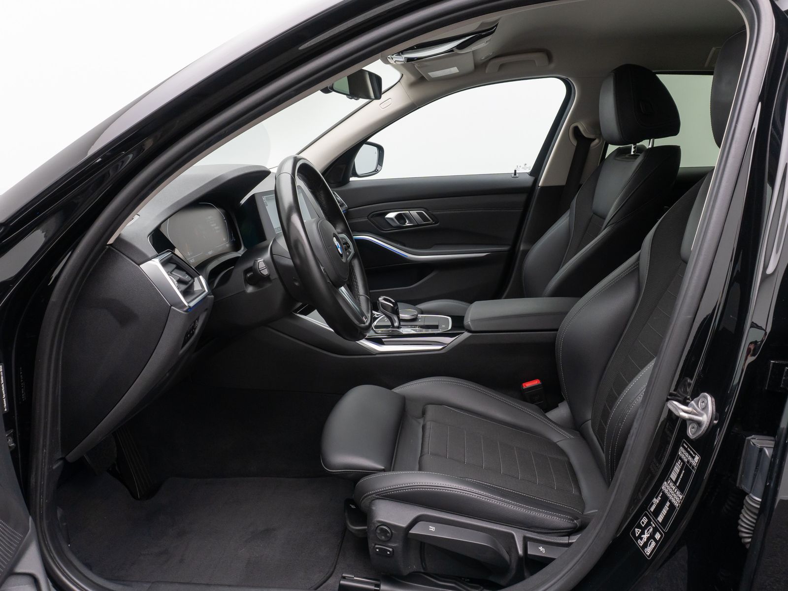 Fahrzeugabbildung BMW 330d xD Sport Line Laser DAB HUD AHK HiFi Komfor