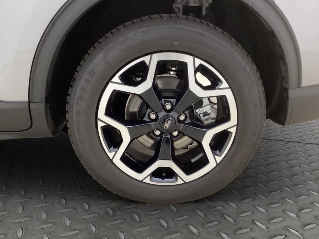 Fahrzeugabbildung Ford Kuga Plug-In Hybrid Active X HUD Navi Digitales