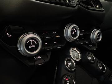 2021 Aston Martin V8 VANTAGE 缩略图 19