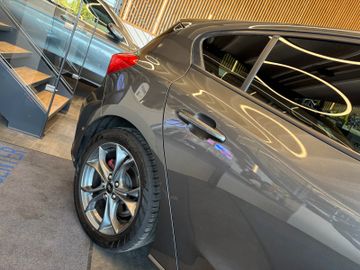 MYAUTOCENTER – Gebraucht- und Jahreswagen mit Werkstattservice in Pfaffenhofen Ford Focus *KEYLES*HEAD-UP*LKHZ*2-ZONEN*ACC*VOLL*