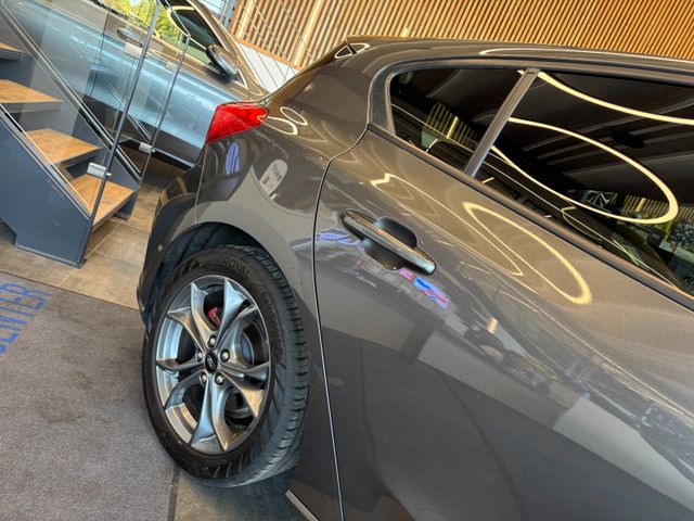 MYAUTOCENTER – Gebraucht- und Jahreswagen mit Werkstattservice in Pfaffenhofen Ford Focus *KEYLES*HEAD-UP*LKHZ*2-ZONEN*ACC*VOLL*