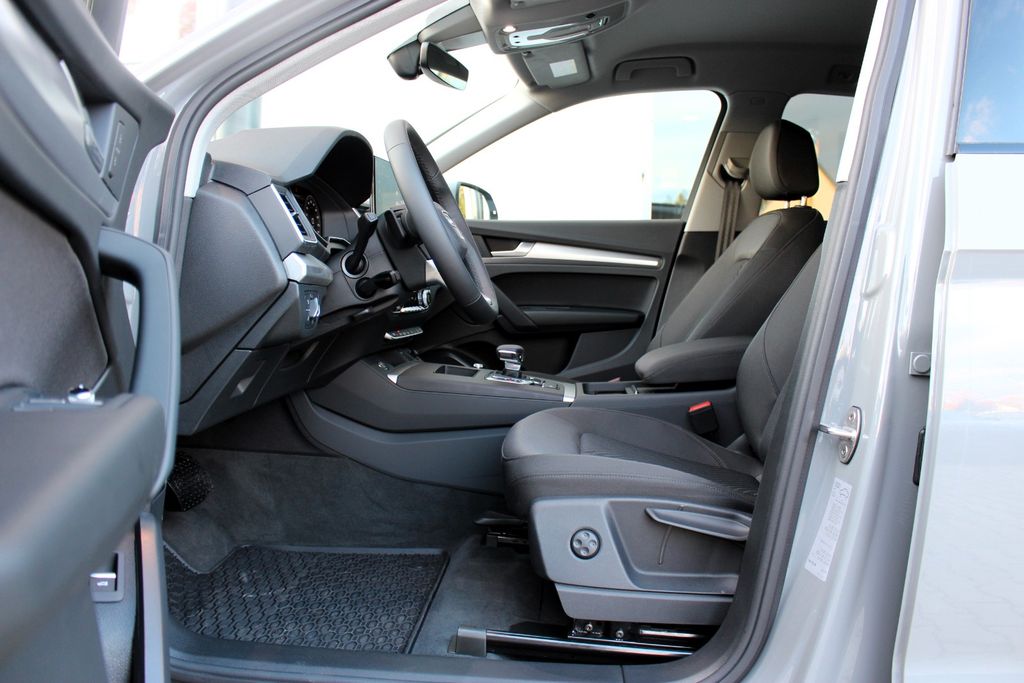 AUDI Q5 40 TDI/MAGNETIC RIDE/MATRIX/ADVANCED AUDI Q5 40 TDI/MAGNETIC RIDE/MATRIX/ADVANCED