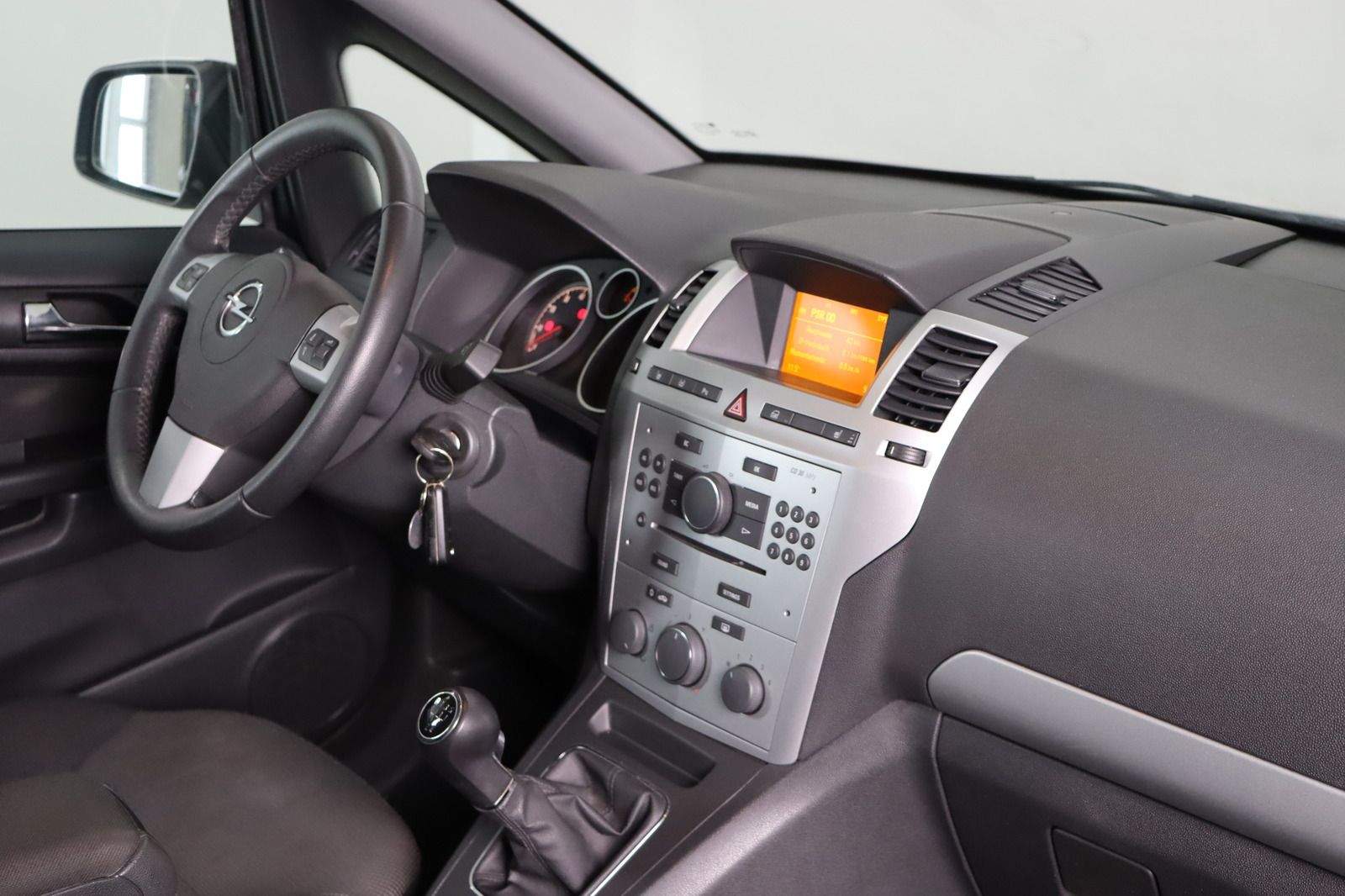 Fahrzeugabbildung Opel Zafira 1.8 * 7-Sitzer * PDC * 8-fach