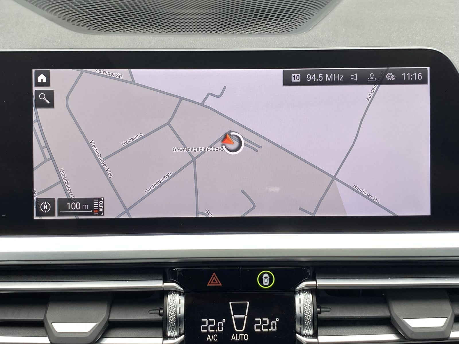 Fahrzeugabbildung BMW 330e Touring M-Sport NAV+LED+AHK+HEAD-UP+PANO+PP