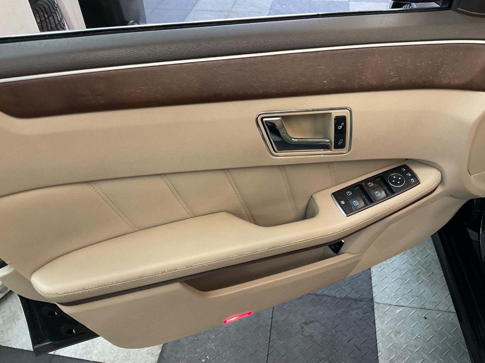 Mercedes-Benz E220 2011 — photo 31