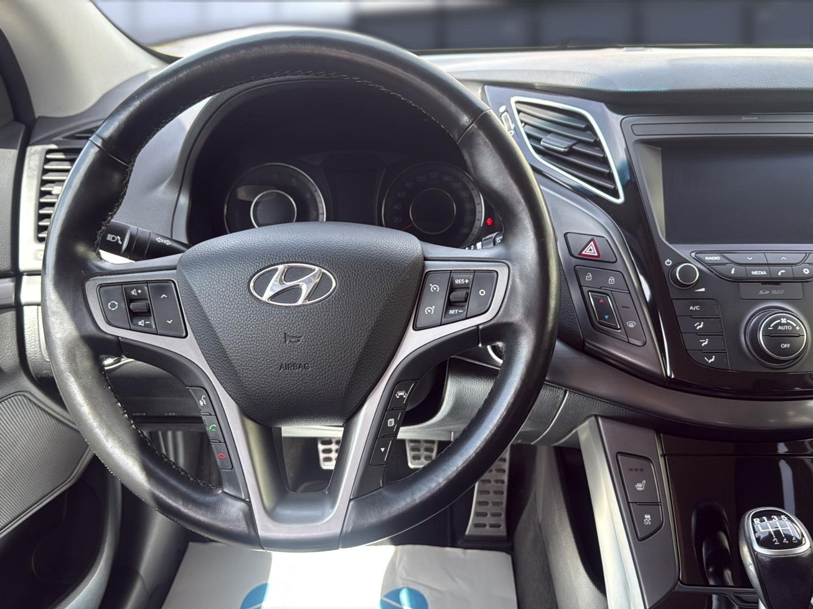 Fahrzeugabbildung Hyundai i40 2.0 GDI / unfallfrei / AHK