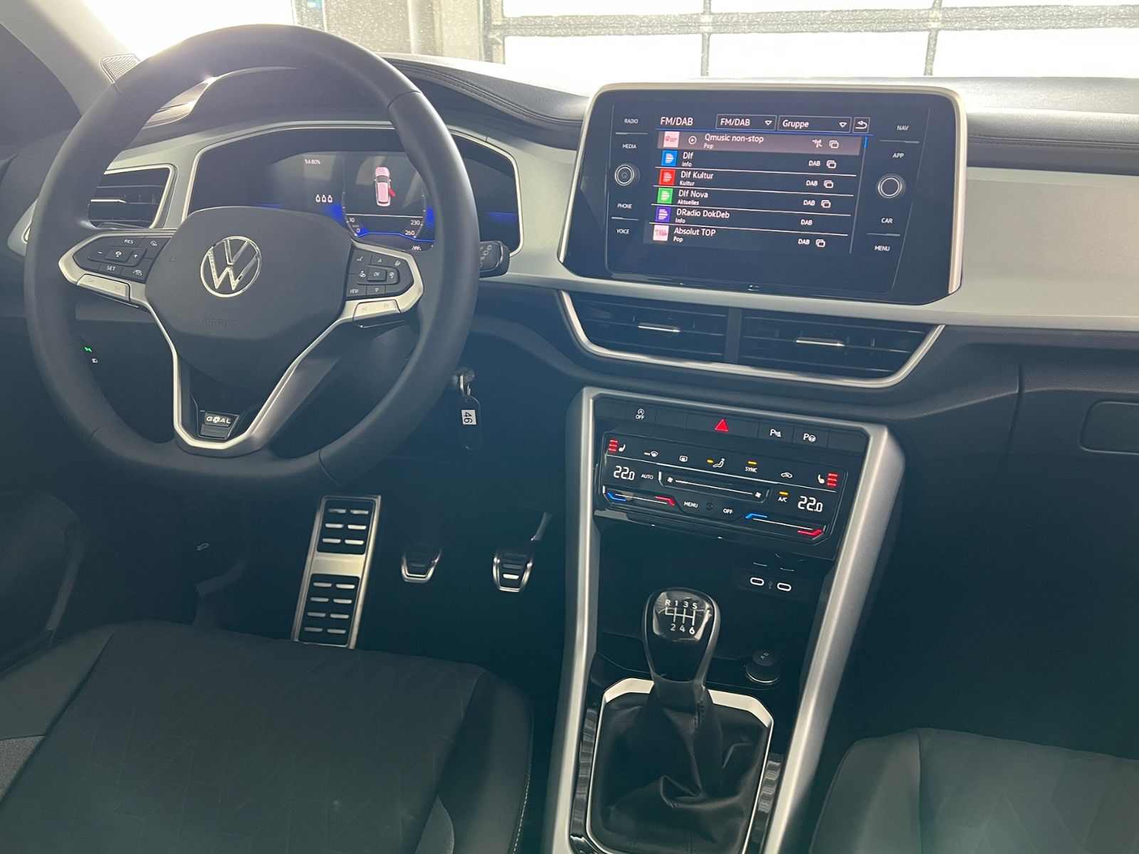 Fahrzeugabbildung Volkswagen T-Roc GOAL 1.0 TSI *Ganzjahresreifen, Rückfahrka