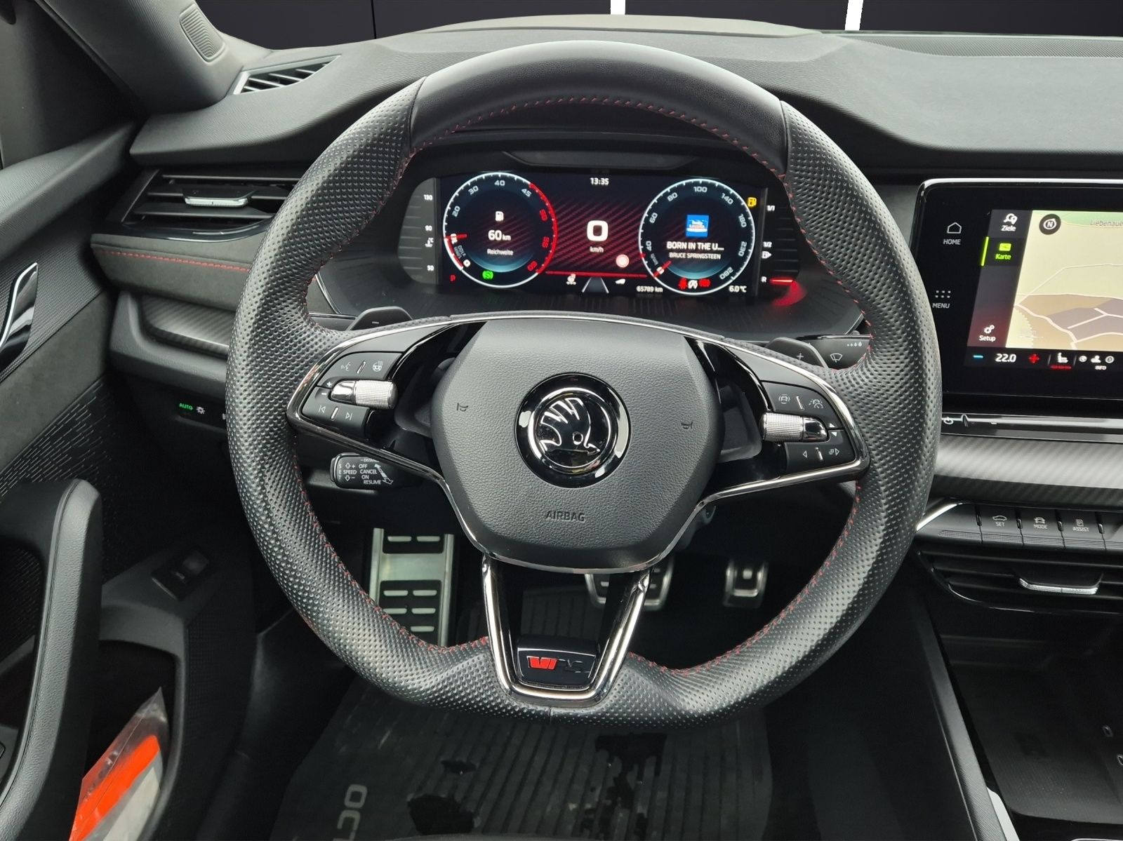 Fahrzeugabbildung SKODA Octavia Combi TDI RS DSG 4x4 Matri Navi AID HUD