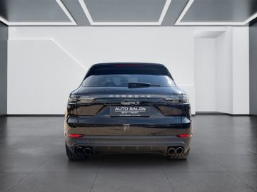 Porsche Cayenne - 4
