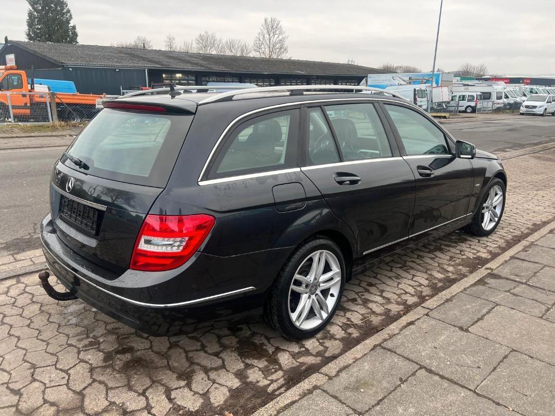 Mercedes-Benz C220 2011 — photo 9