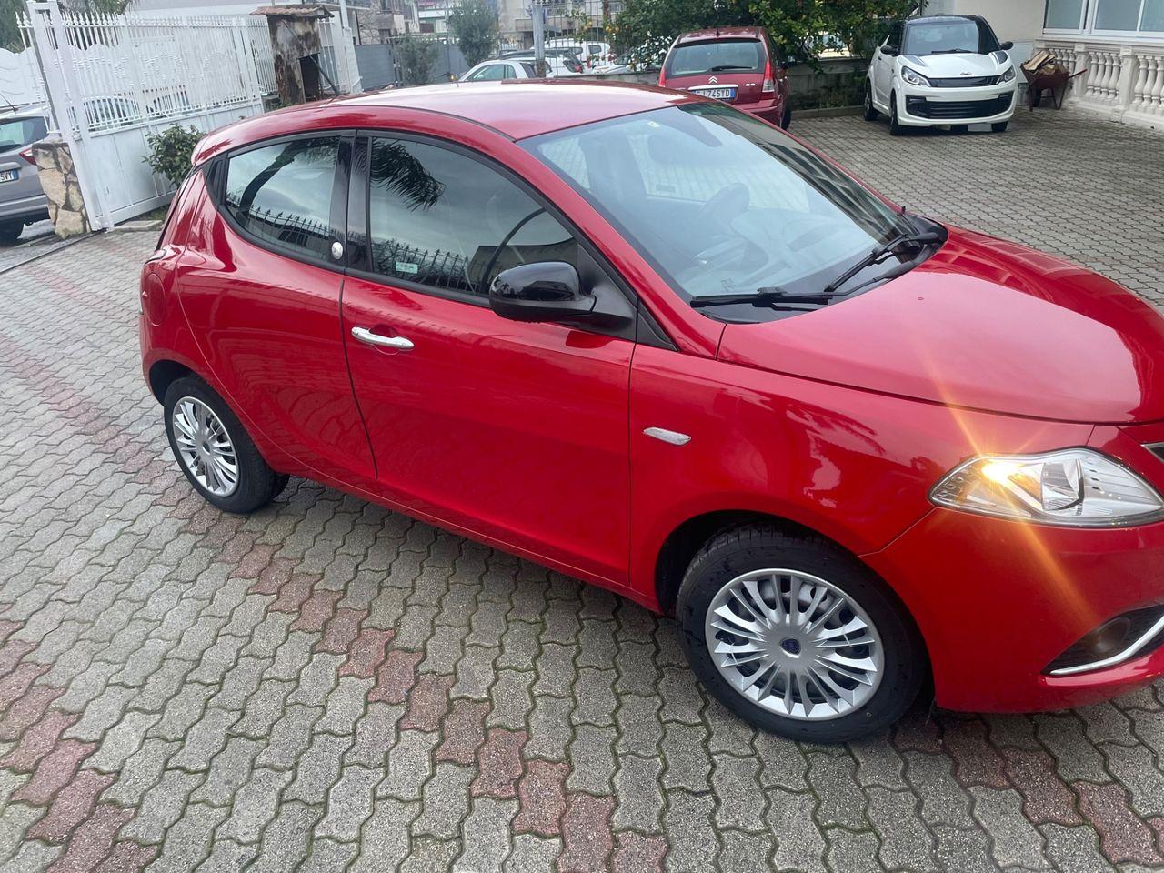 Lancia Ypsilon