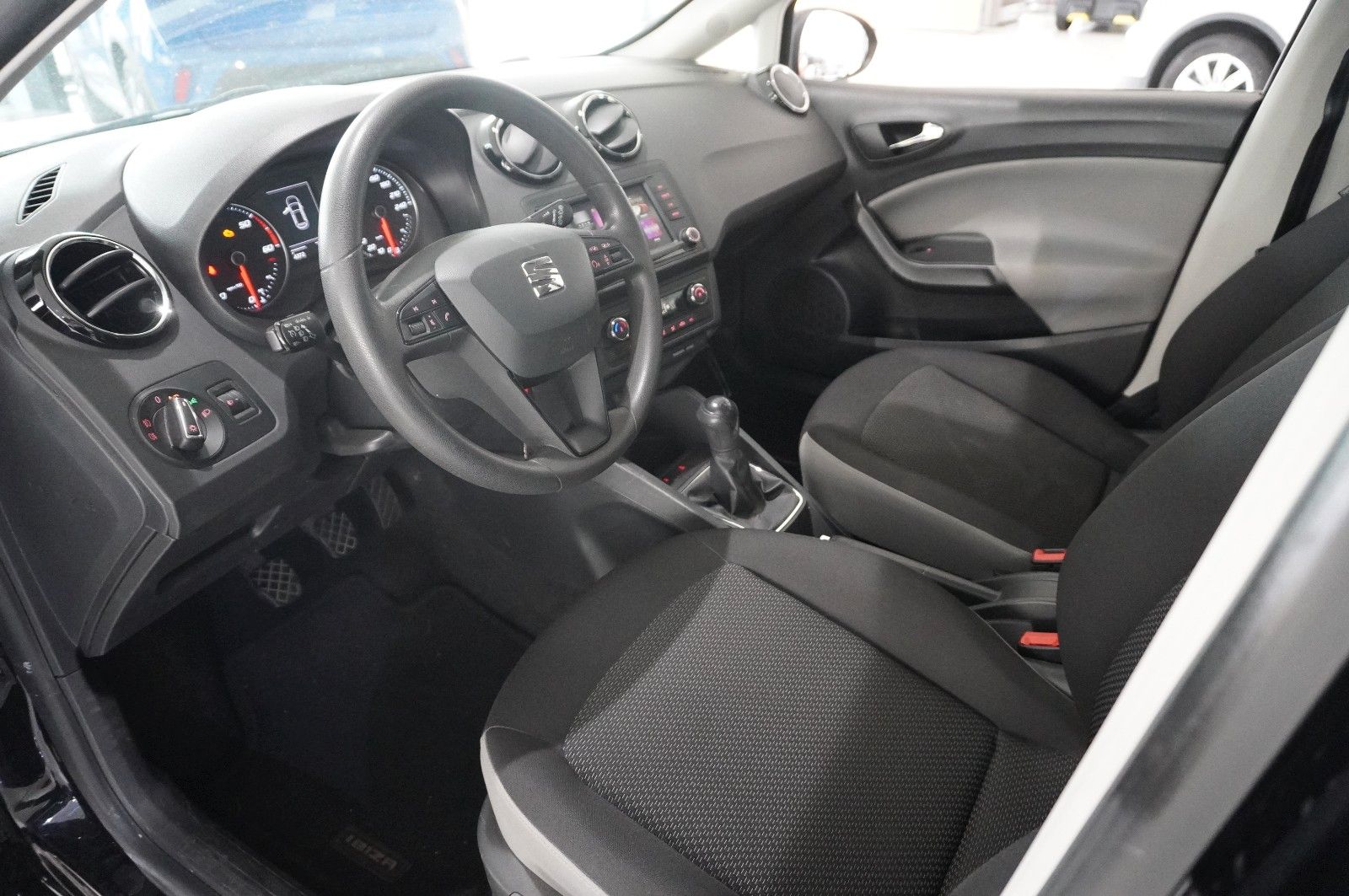 Fahrzeugabbildung SEAT Ibiza 1.4 TDI STYLE 5-TÜR NAVI/TEMP./PDC/NEBEL