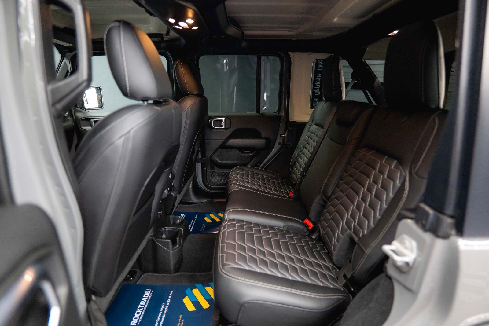 Fahrzeugabbildung Jeep Wrangler 2.0 T UNLIMITED SAHARA OFFROAD 4x4 LED