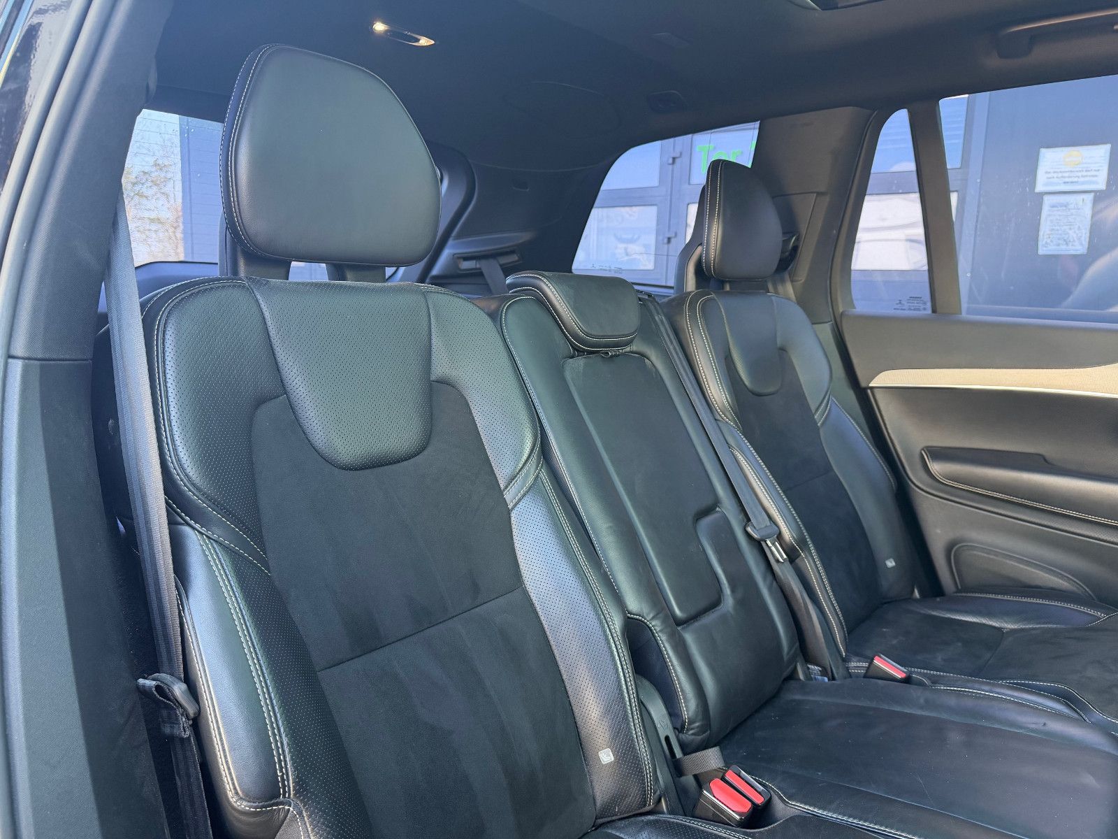 Fahrzeugabbildung Volvo XC90 D5 R Design AWD*LUFT*PANO*STHZ*7Si*MIETKAUF