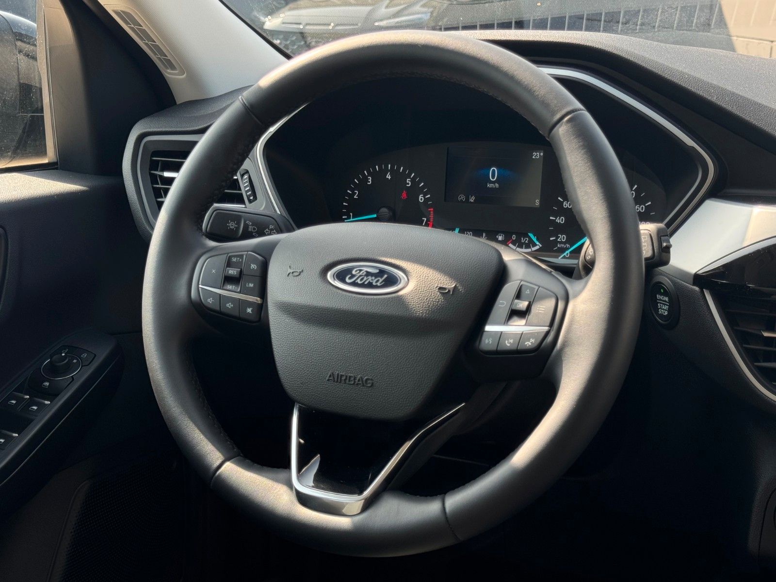 Fahrzeugabbildung Ford Kuga 1.5 EB Cool & Connect Navi CarPlay SHZ AHK