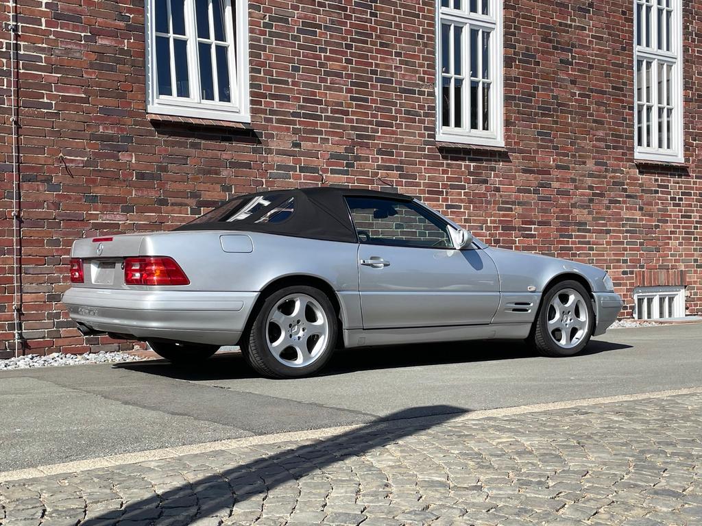 Mercedes-Benz SL 320