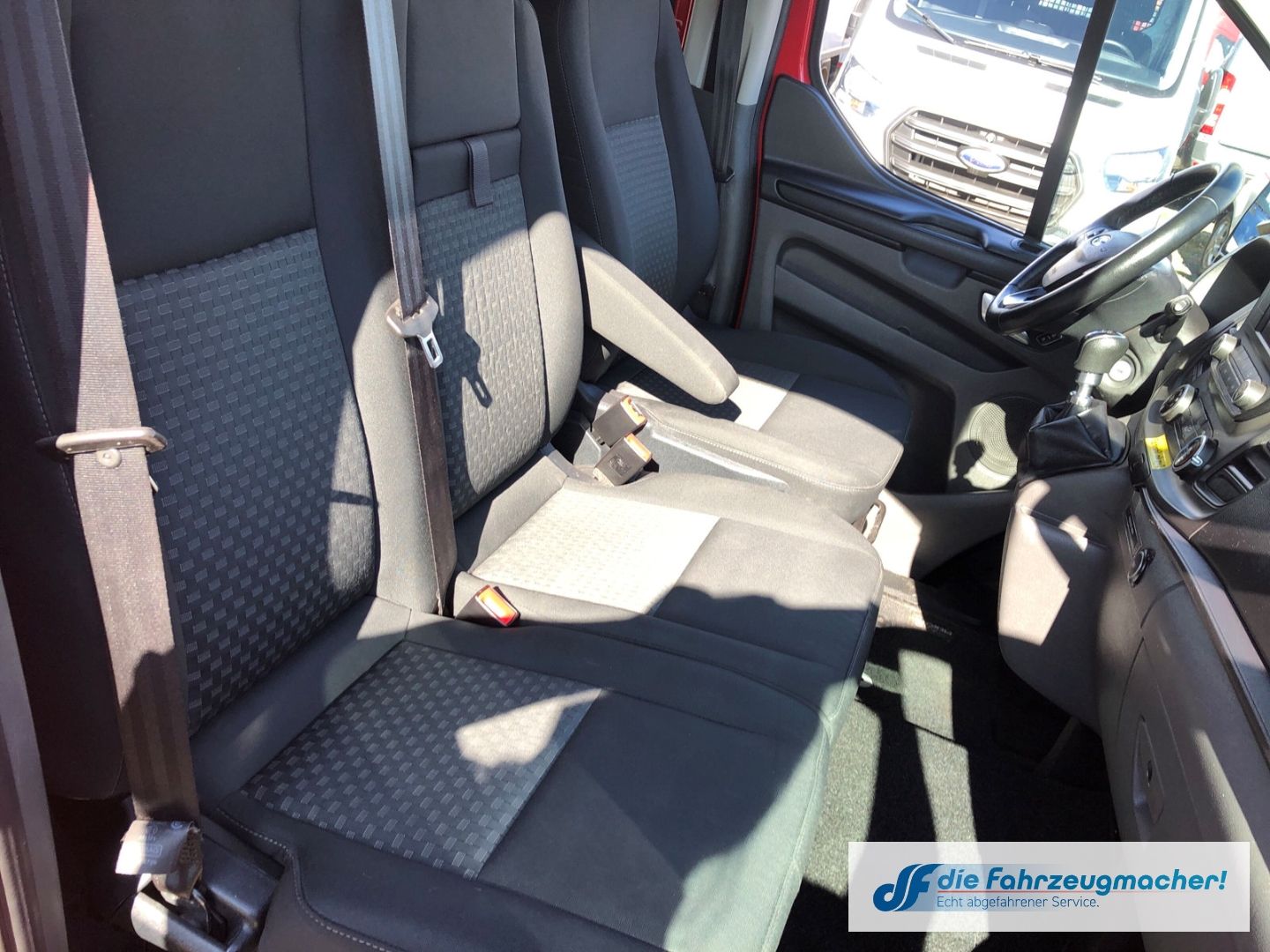 Fahrzeugabbildung Ford Transit Custom Kombi 320 L1 *3174