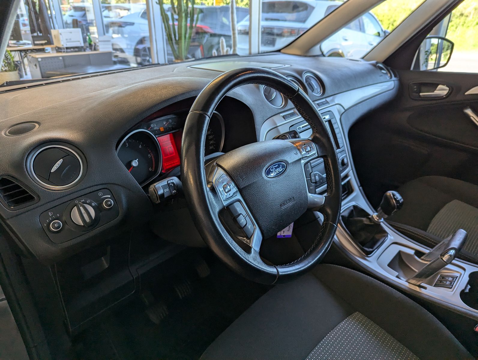 FORD Galaxy 2.0 TDCi Navi 7-Sitze Traveller-Paket SHZ - Image 22