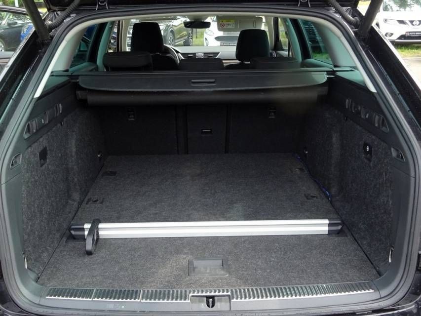 Fahrzeugabbildung SKODA Superb Combi 2,0 TDI 4*4 DSG Scout AHK