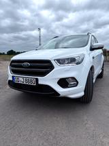 Ford Kuga 1,5 EcoBoost 4x2 110kW ST-Line top gepflegt