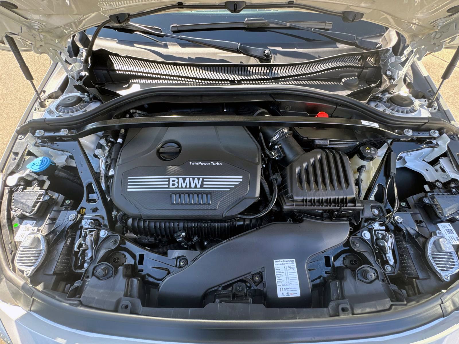 Fahrzeugabbildung BMW 220i Gran Coupé Steptr. M-Sport LED H&K KAM SHZ
