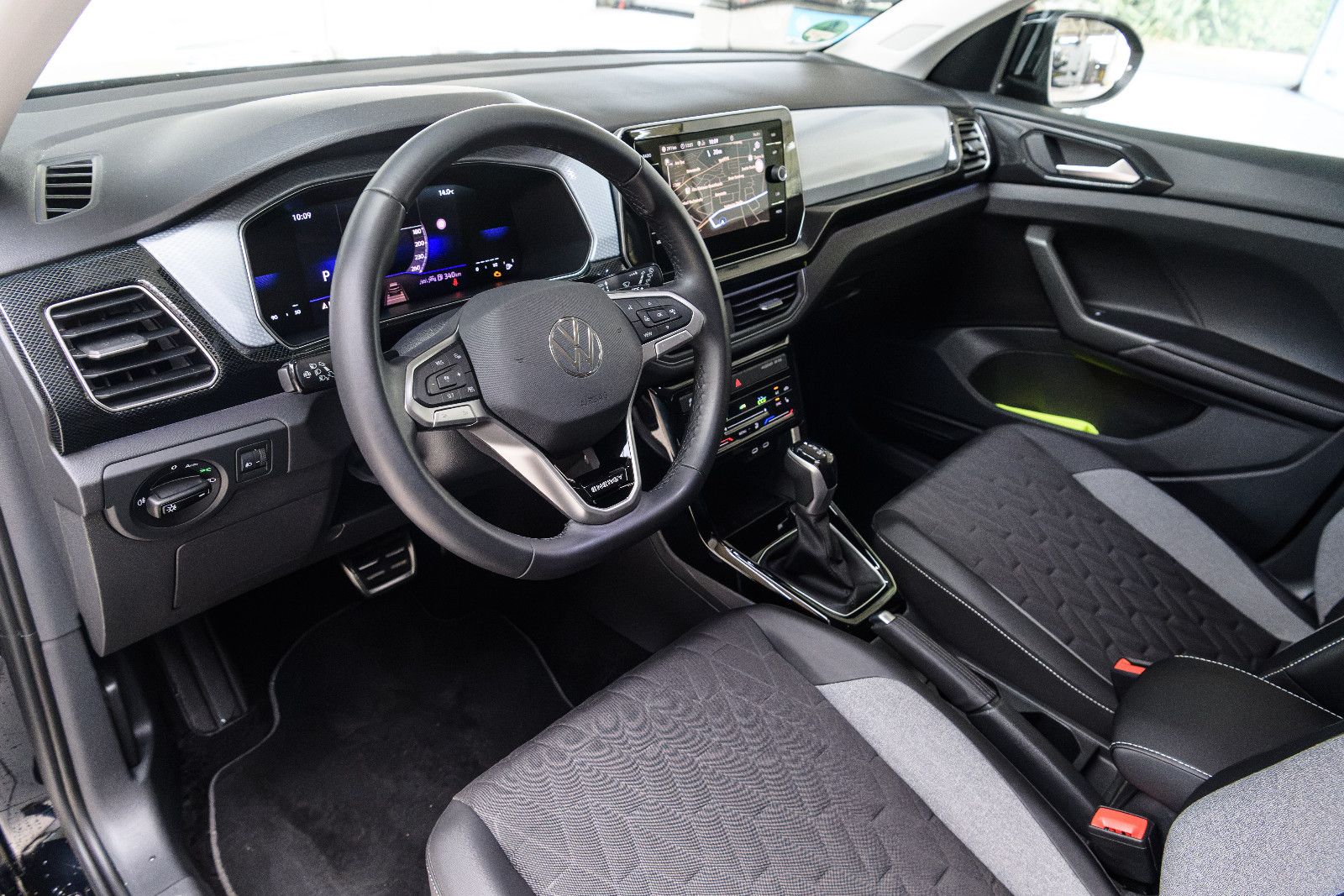 Fahrzeugabbildung Volkswagen T-Cross 1.0 TSI DSG 85 kW Energy+AHK+Kamera+Navi