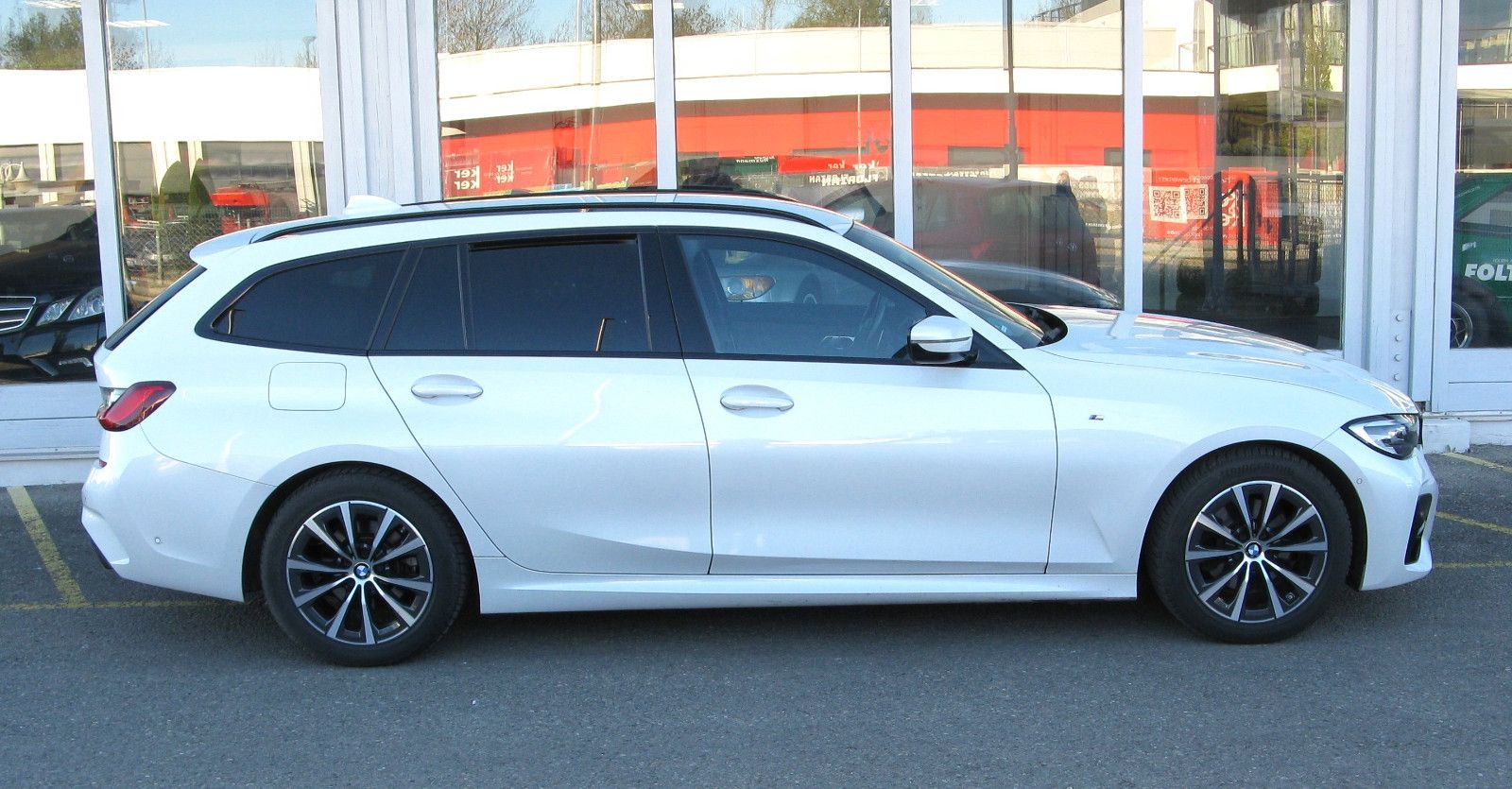 BMW 320  Touring 320 d M-Sport*Hybrid*Kamera*Navi* foto 7