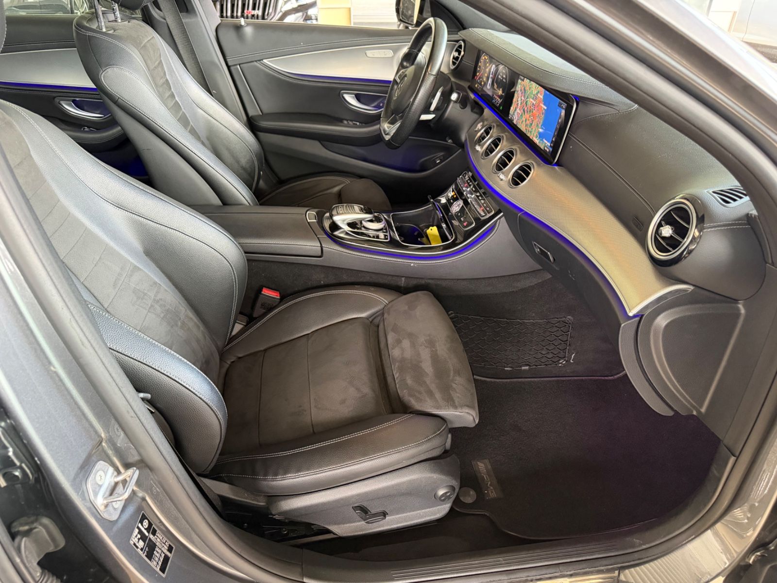Fahrzeugabbildung Mercedes-Benz E 350 E Limousine*AMG-Line* Digitaltacho