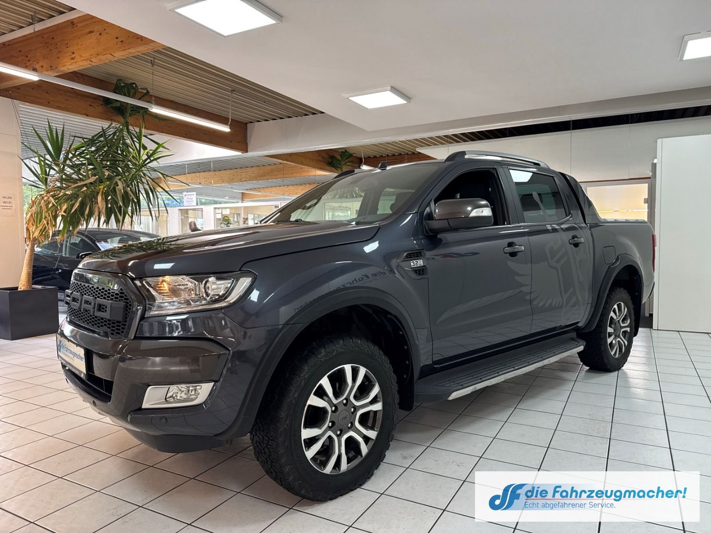 Fahrzeugabbildung Ford Ranger Wildtrak DoKa 4x4 3.2TDCi Automatik AHK N
