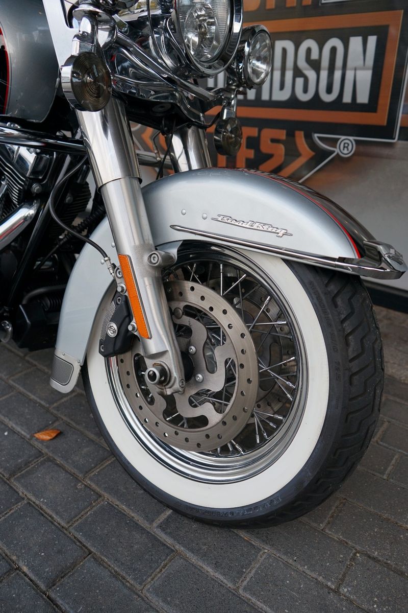 Fahrzeugabbildung Harley-Davidson Road King Classic mit Jekill & Hyde, Ape Lenker