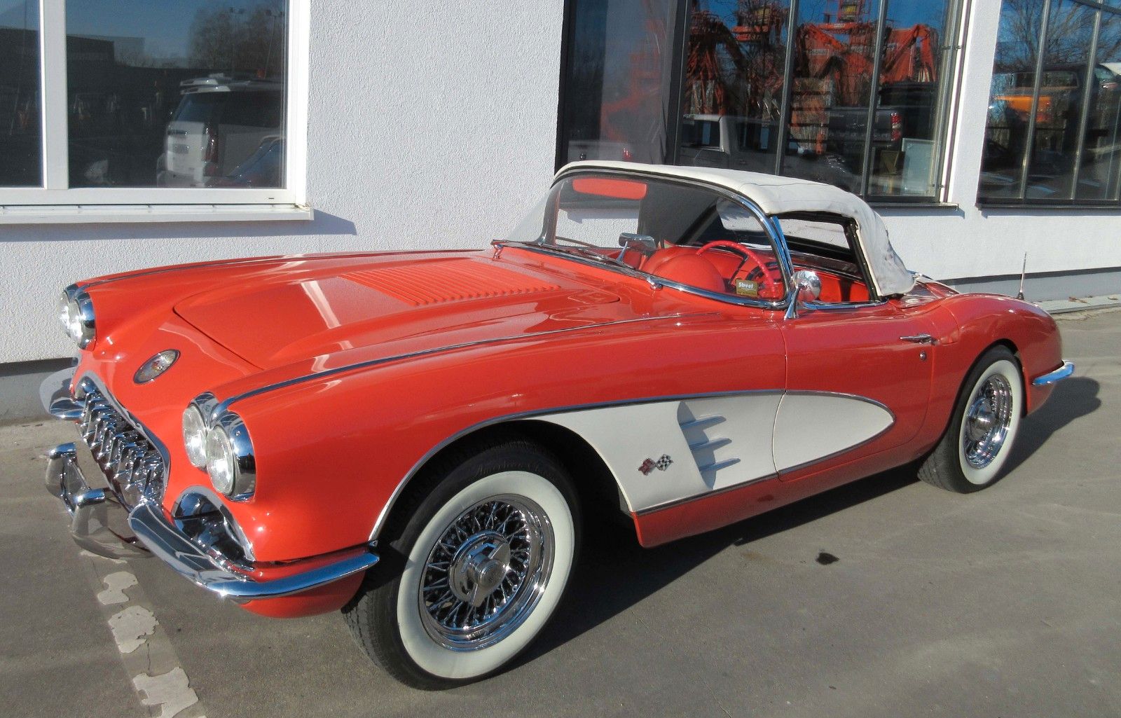 Vehicle photo 9