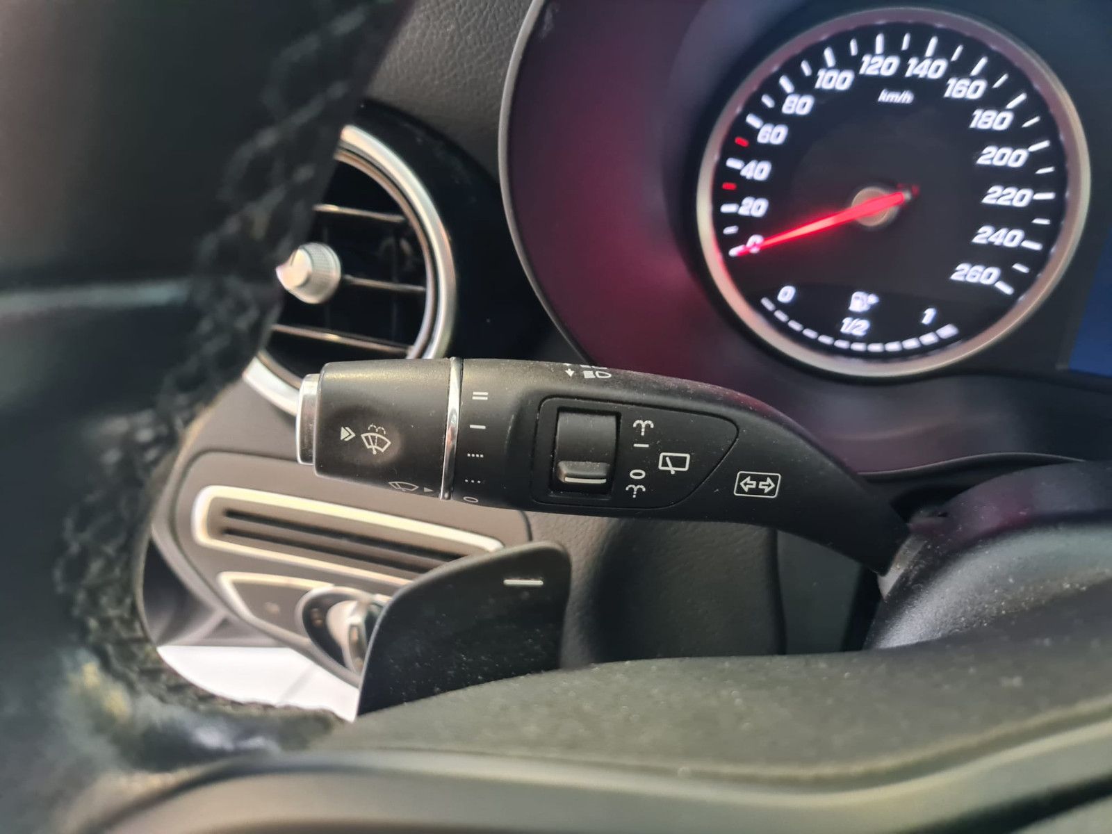 Fahrzeugabbildung Mercedes-Benz C 200 T-Modell / NAVI / KAMERA / LED HIGHTPERFOR