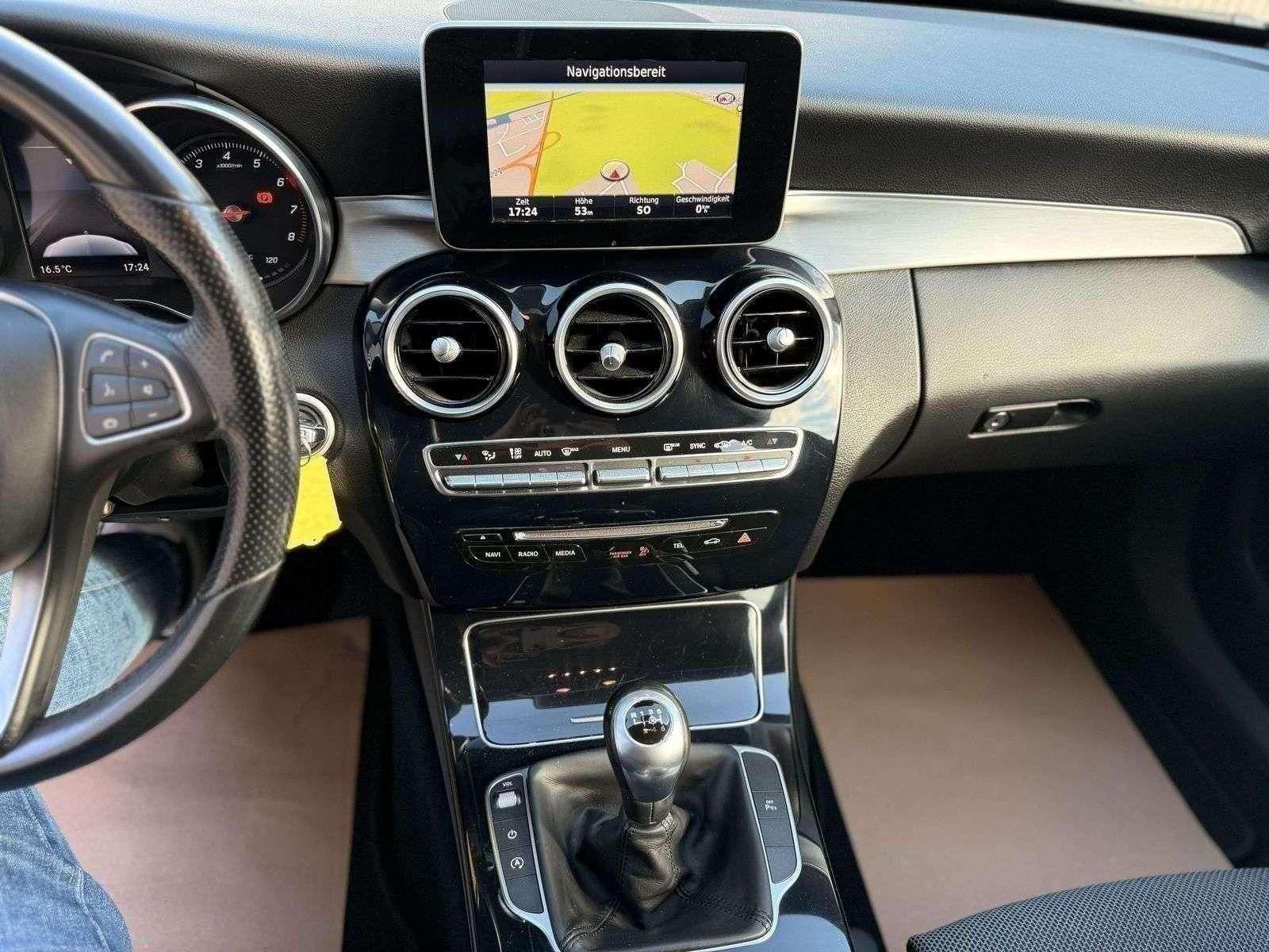 Mercedes-Benz C 180 Kombi/Amg-Line/Led/SHZ/MFL/Tempomat/PDC