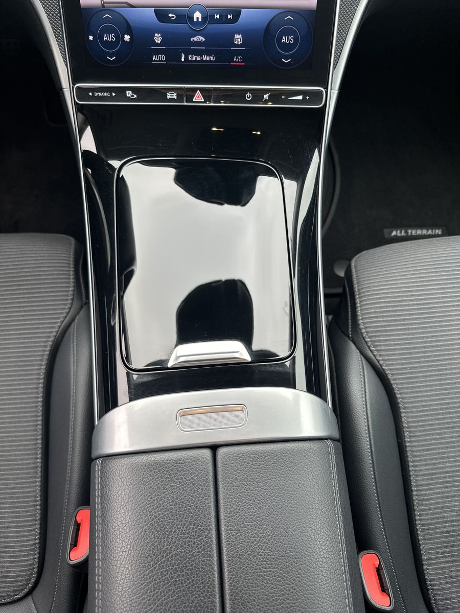 Fahrzeugabbildung Mercedes-Benz C 220d T All-Terrain Avantgarde 4M NAV+LED+AHK