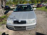 Skoda Octavia Combi 1.6 Classic - Skoda Octavia aus 2002: Kombi
