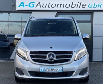 Mercedes V 220 - 4