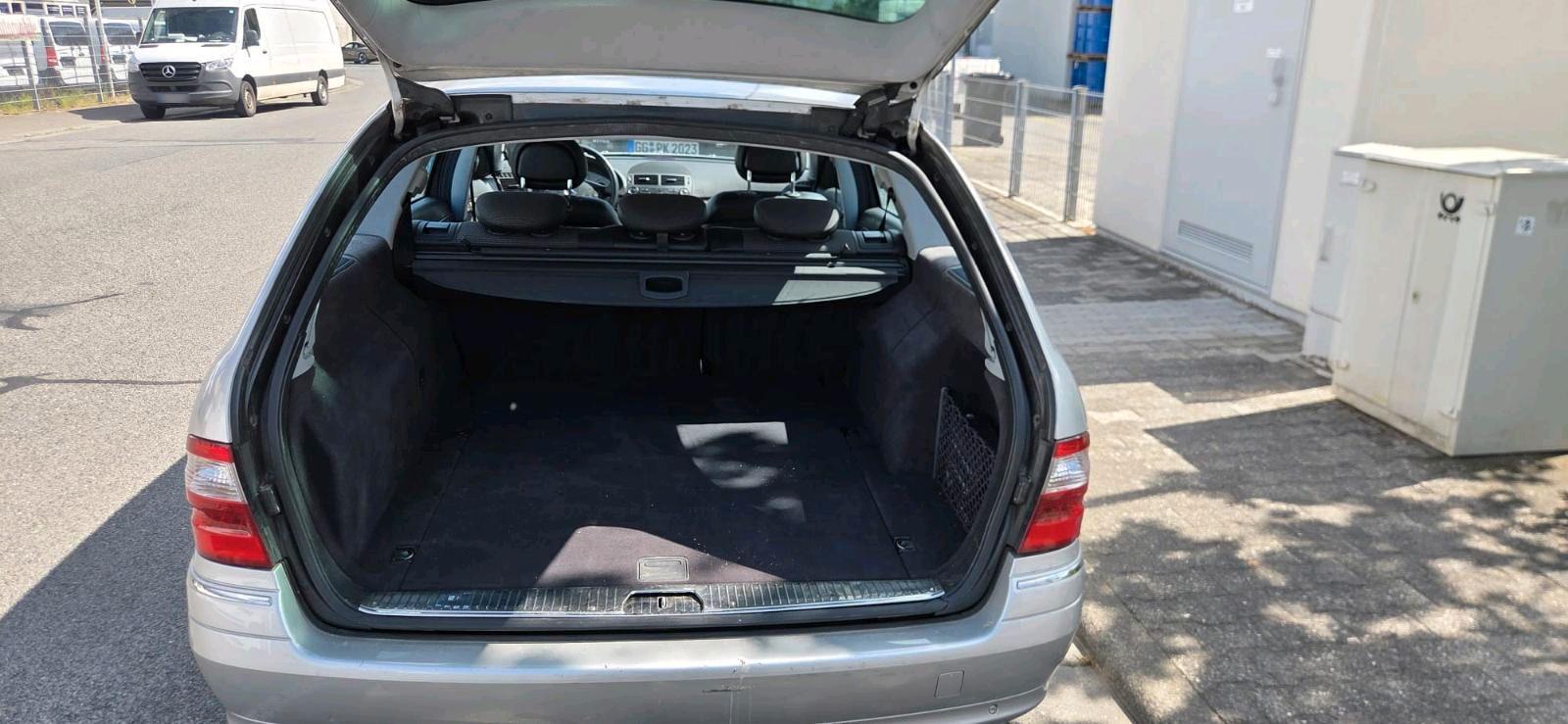 Mercedes-Benz 320 2004 — photo 9