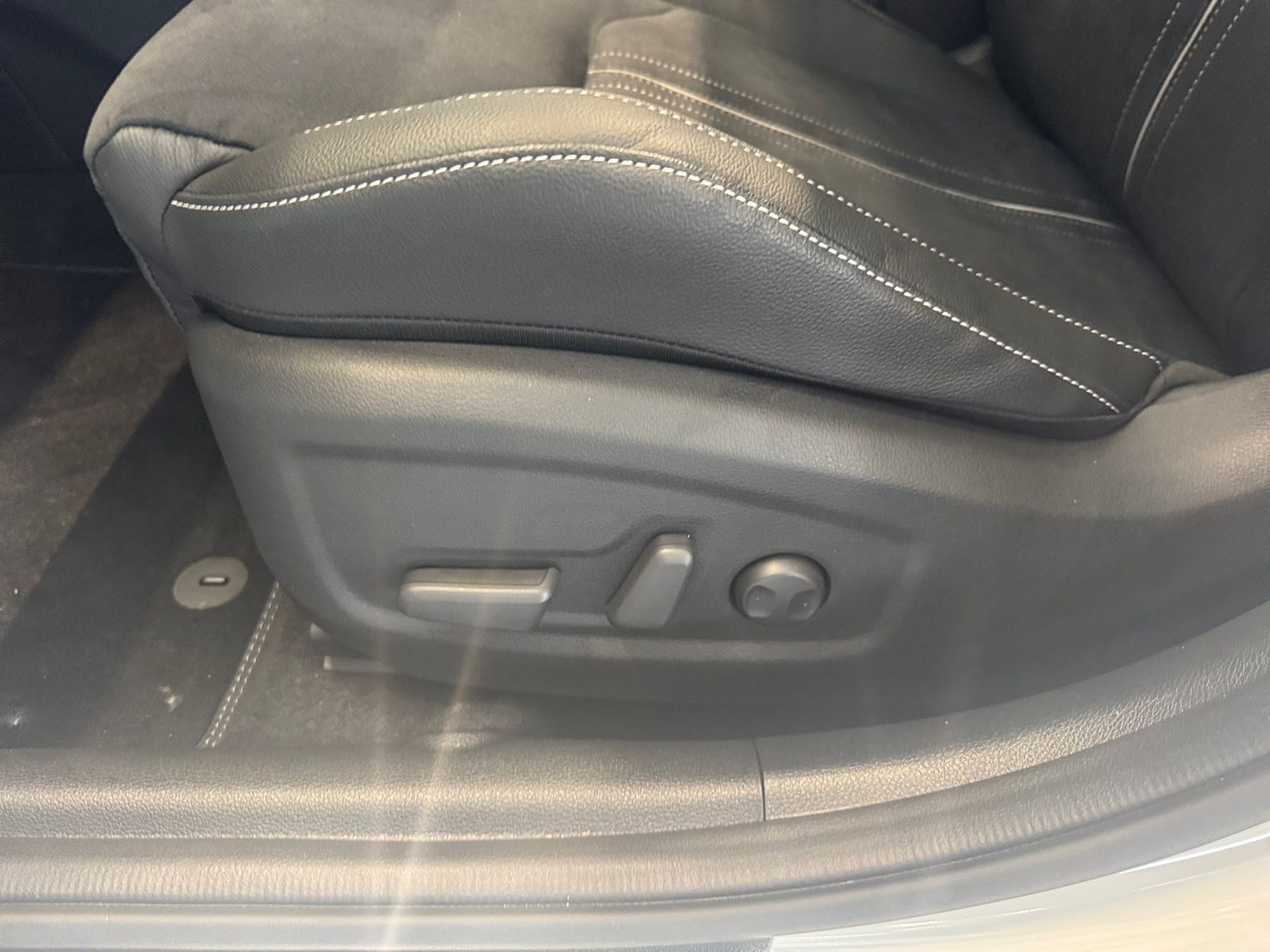 Fahrzeugabbildung Kia CEED_SW 1.5T DCT7 GTL TEC LEDER GD 18Z