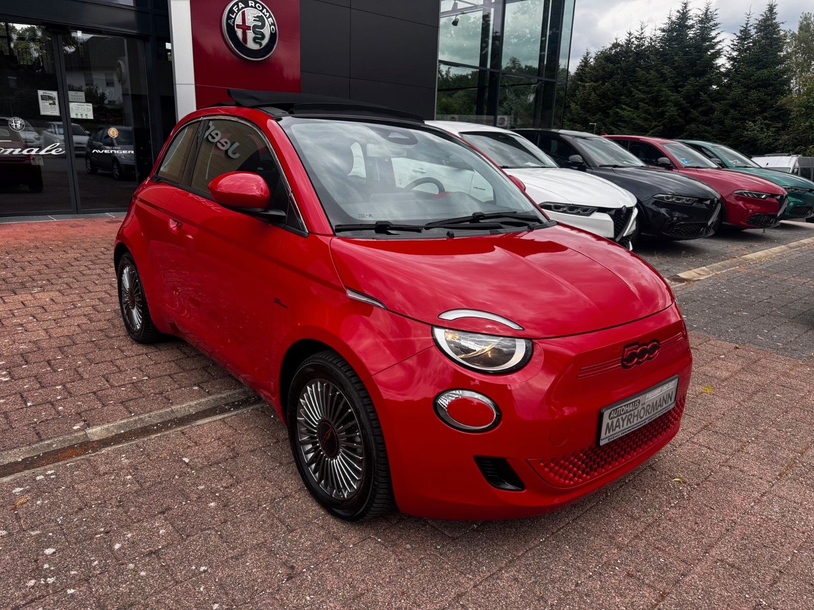 Fahrzeugabbildung Fiat Neuer 500E Cabrio (RED) NAVI KAMERA SITZHEIZUNG