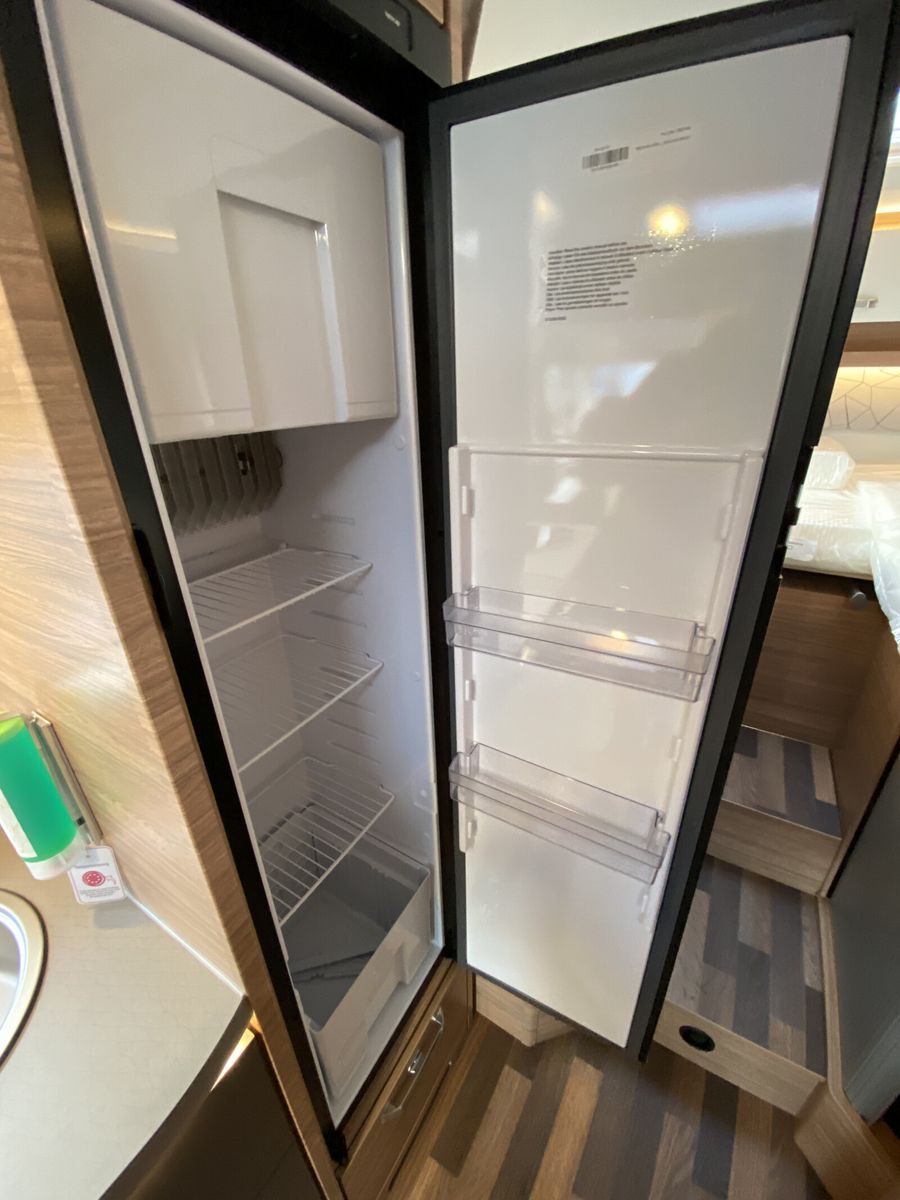 Fahrzeugabbildung Weinsberg CaraCore 650 MEG Aguti, 180 PS, Automatic, 4,4t