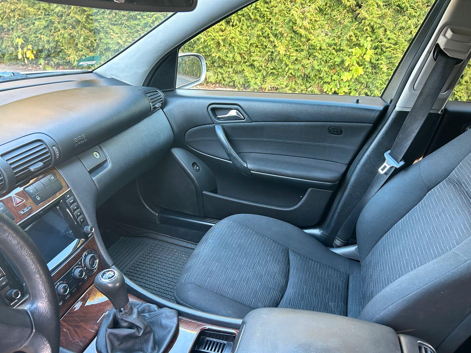 Mercedes-Benz C220 2006 — photo 11