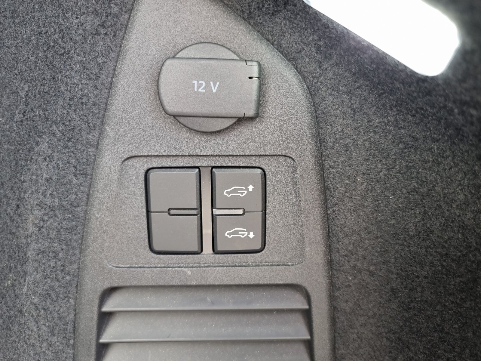 Fahrzeugabbildung Volkswagen Touareg TDI R-Line 4M Matrix STH Luft Pano RFK A
