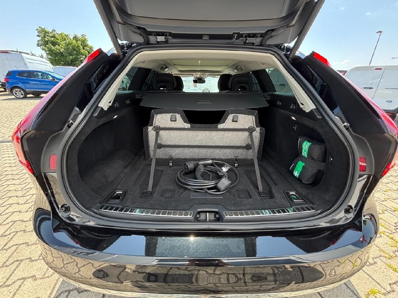 Fahrzeugabbildung Volvo V90 Kombi Inscription Expression Recharge Plug-I