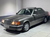 Mercedes-Benz E 220 Automatik Schiebedach - Mercedes-Benz 220 in Köln