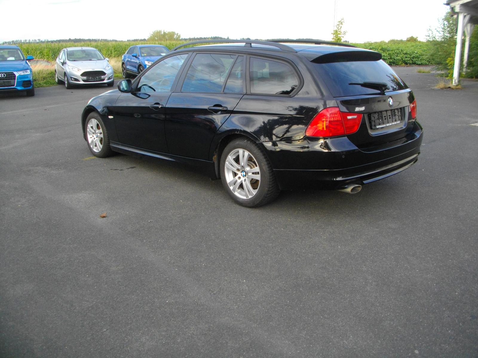 BMW 320 2009 — photo 7