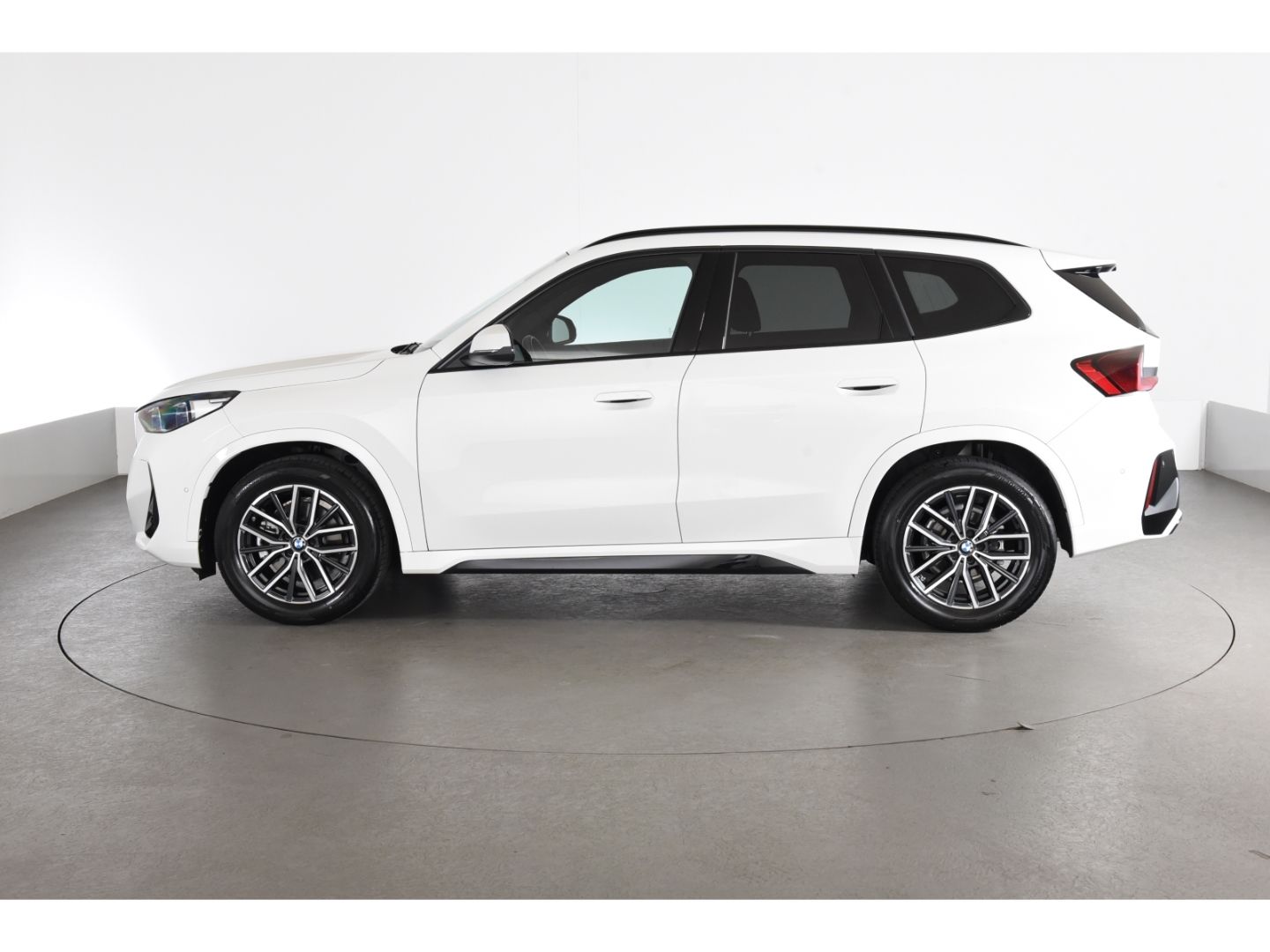 BMW X1 sDrive20i M Sport Anhängerkupplung Harman Kar foto 3