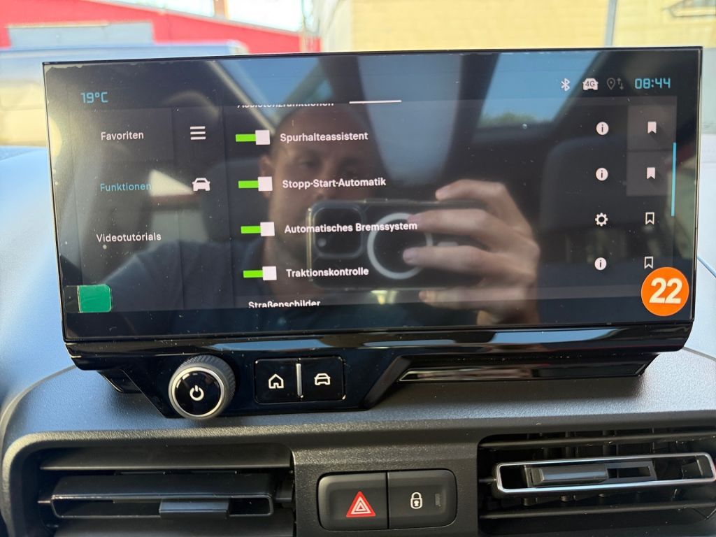 Fahrzeugabbildung Citroën Berlingo M BlueHDi 130 EAT8 MAX