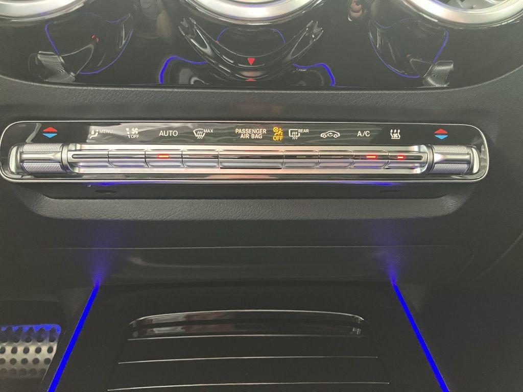 Fahrzeugabbildung Mercedes-Benz EQA 250+ AMG*NIGHT*PANO*AHK*MEMO*KAM*NAVI*LED