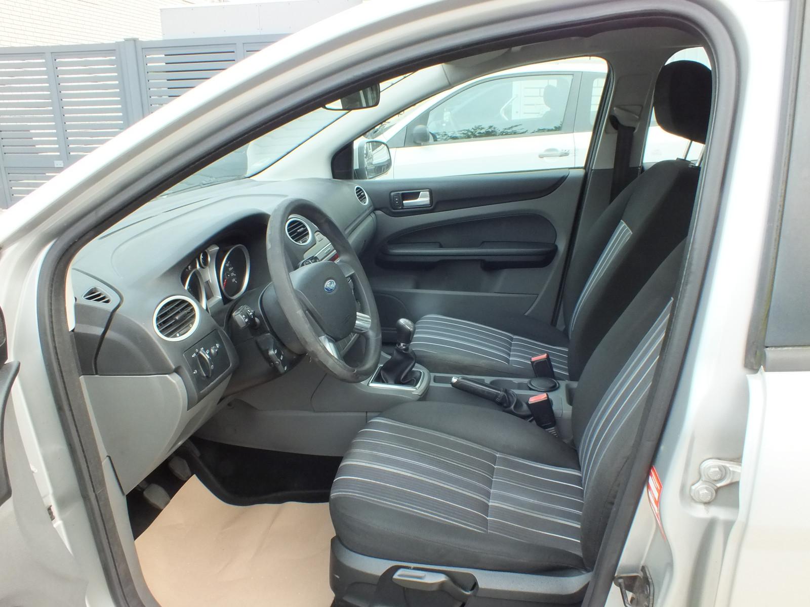 Ford Focus 2009 — photo 9